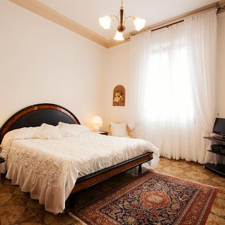 Room Cavour, Nearby Cinqueterre ลาสเปเซีย ภายนอก รูปภาพ
